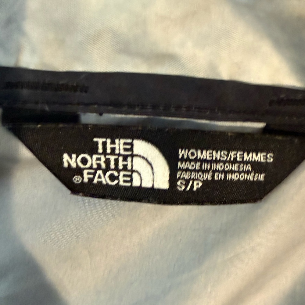 The North Face Women’s Black and White Windbreaker - Picture 4 of 4